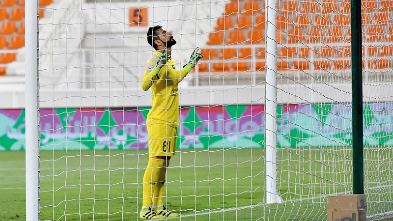 حارس الشارقة عادل الحوسني.