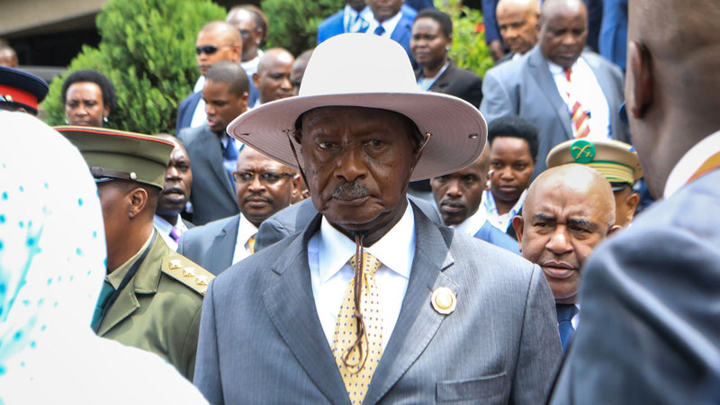 يوري موسيفيني أغلق منصة «فيس بوك» وسط تصاعد موجة السخط على نظام حكمه. إي.بي.إيه