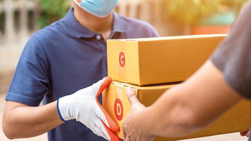 بعض الشركات بدأت تحسين الخدمة خصوصاً توصيل البضاعة وعمليات الشحن وخدمات ما بعد البيع.  غيتي