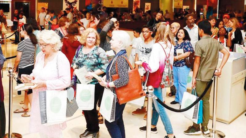 &laquo;مهرجان طيران الإمارات للآداب&raquo; بحُلّته الجديدة تكيف مع الوضع الراهن وسط انتشار الجائحة حيث قدّم جلسات وفعاليات افتراضية وفعلية.    أرشيفية