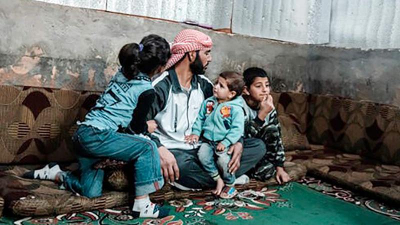 «أحمد» تعاني أسرته «فقر الدم».   من المصدر