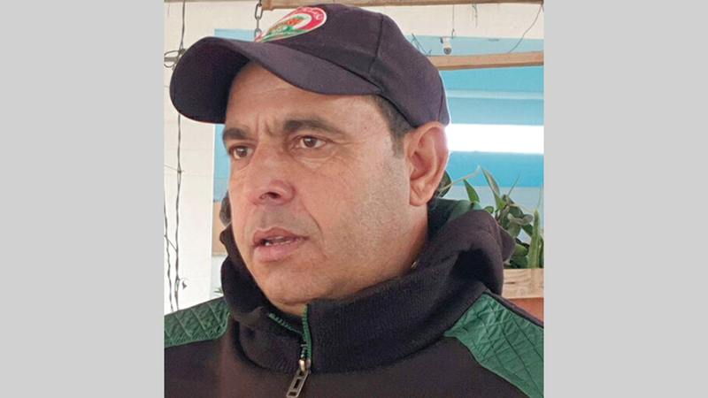 المُزارع أكرم أبوخوصة.   الإمارات اليوم