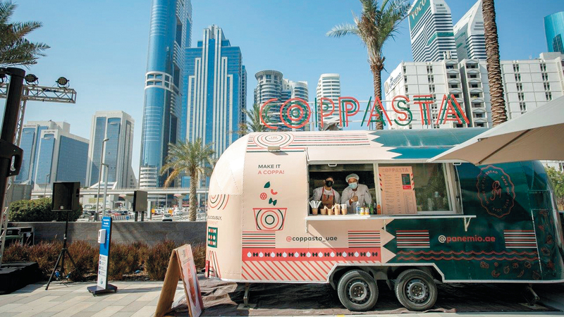 سيارات طعام متنقلة للبيع في الكويت