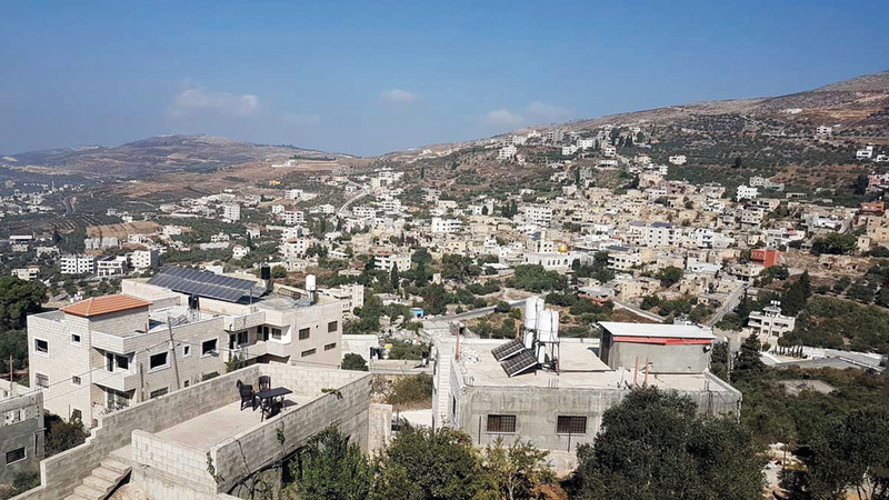 قرية بورين ستحرم مساحات شاسعة من أرضها.  الإمارات اليوم