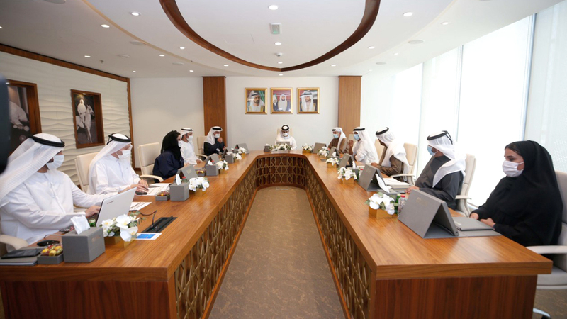 منصور بن محمد ترأس اجتماع مجلس دبي الرياضي أمس.   من المصدر