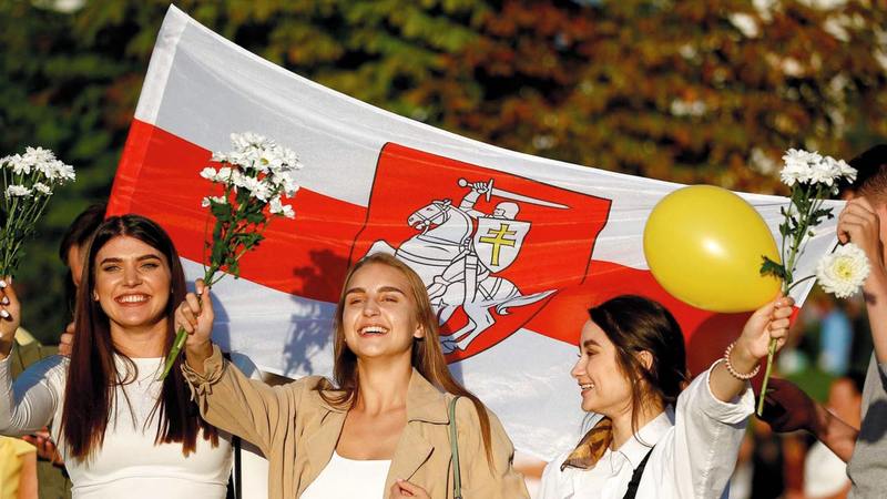 النساء كان لهن باع طويل في التظاهرات.  أرشيفية