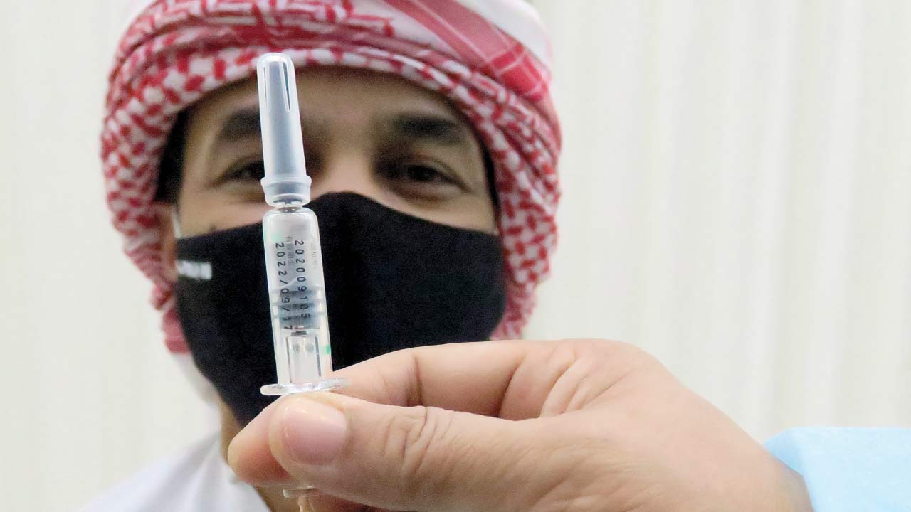 «الصحة» تنفي وجود أي تأثير سلبي للمطاعيم في الخصوبة.  تصوير: أسامة أبوغانم