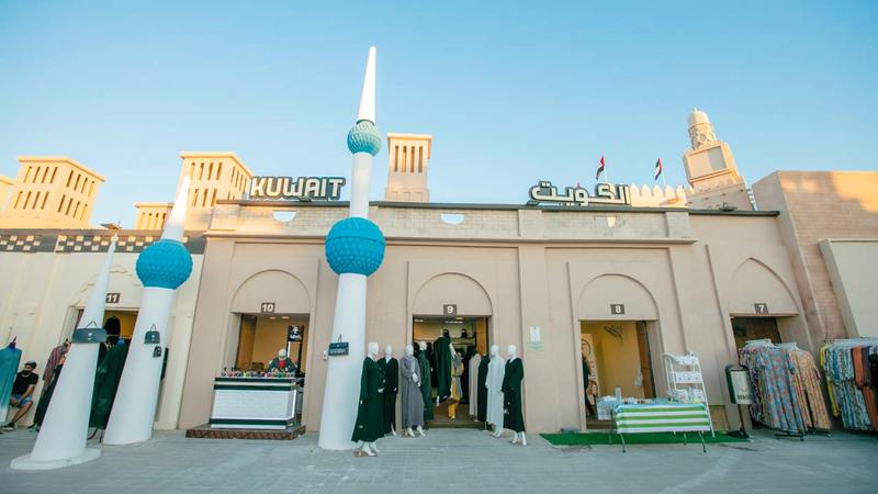 الجناح الكويتي يعرض مجموعة كبيرة من المنتجات اليدوية.   من المصدر