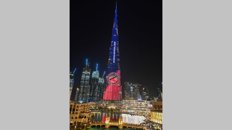 برج خليفة سيكتسي باللون الأحمر.  أرشيفية