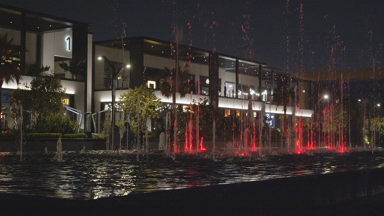 الرياض تكتسي بلون المريخ دعماً للمشروع العربي الأول لاستكشاف المريخ