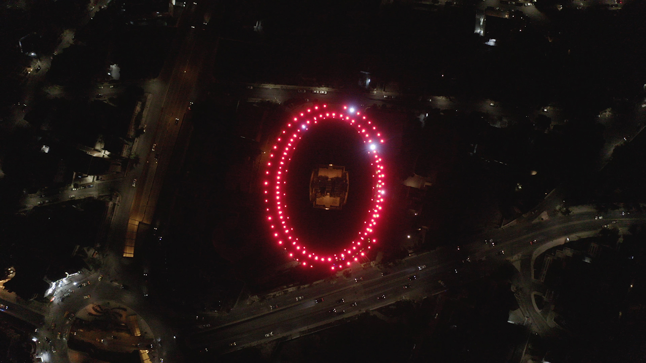 الأردن⁩ تضيء شوارعها ومعالمها باللون الأحمر