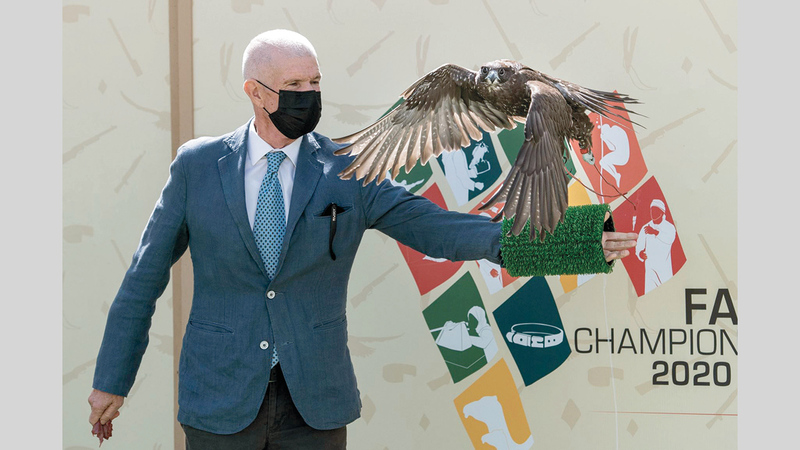 أنطونيو دي سوما: لست محترفاً وأمارس الصيد بالصقور كهواية جميلة.   من المصدر