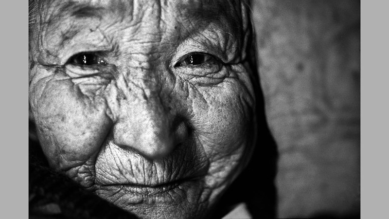 إحدى النساء الناجيات. أرشيفية