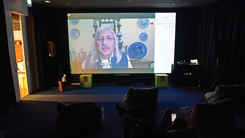 أنشطة البث نظمت تحت عنوان «الأدب يعيش حول العالم». تصوير: باتريك كاستيلو