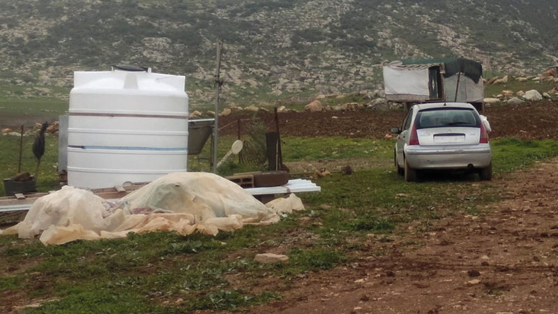 عائلة فريدة شحادة تفتقر إلى أدنى مقومات الحياة.   الإمارات اليوم