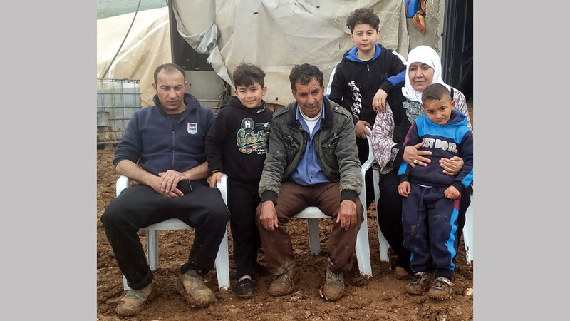 فريدة شحادة تعمل في تربية ورعاية الماشية لتوفير لقمة العيش لأبنائها.   من المصدر