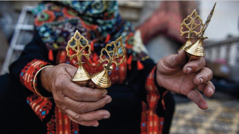 في الجزيرة العربية ظهر الكحل العربي منذ العصر الجاهلي، وهو عبارة عن حجر يأتي من المملكة العربية السعودية. أرشيفية