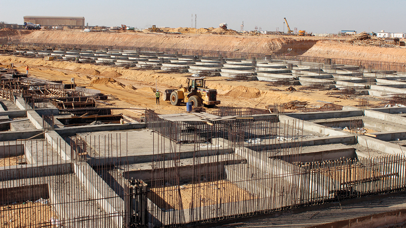 أساسات المركز الخرسانية أنشئت على مساحة 22 ألف متر مربع.  من المصدر