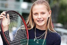 شارابوفا في عام 2001.
من المصدر