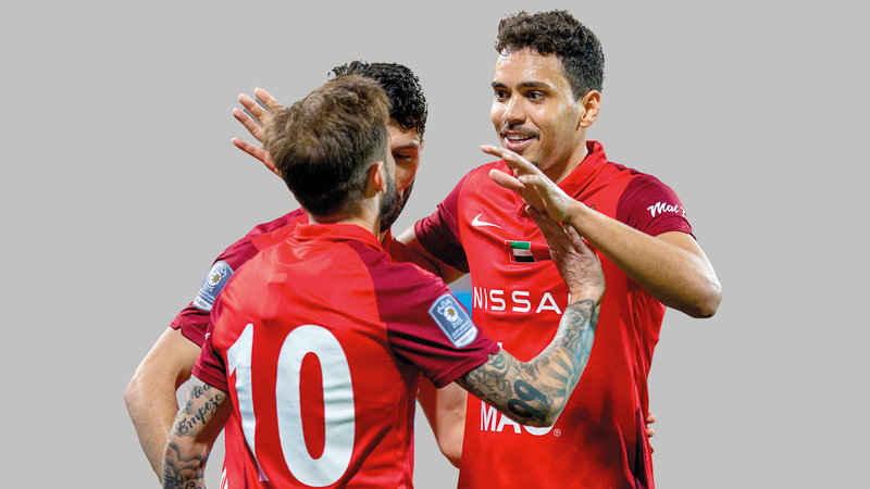 إدواردو وكارتابيا وماشاريبوف يحتفلون بالفوز والتأهل لنهائي الكأس.   من المصدر