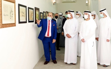 الصورة: &laquo;إبداعات كتاتيب&raquo;.. حروف جميلة تزيّن بيوت الخطاطين