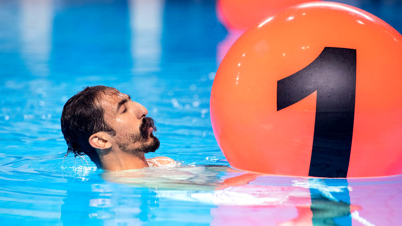 عبدالله الحسام:
«أعمل مهندساً، لكنني أعشق البحر، وأفتخر بأنني أول من قام بتنفيذ أول سارية علم ذاتية الارتكاز في العالم تحت الماء».