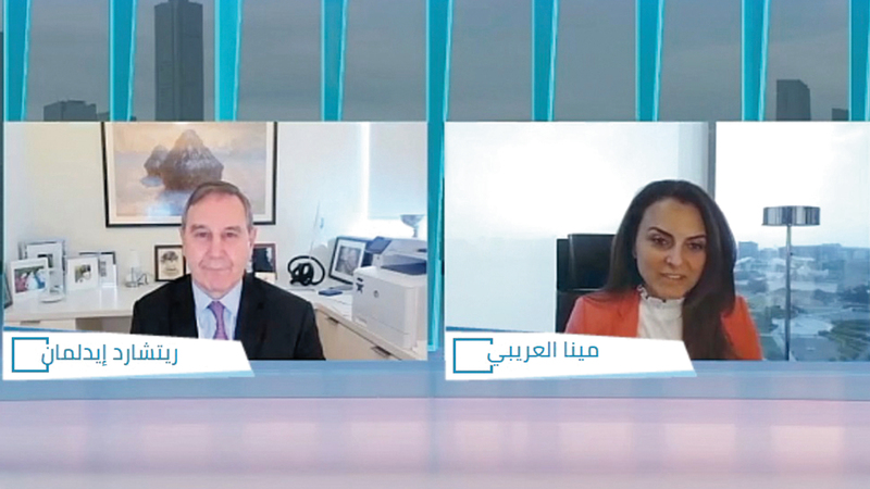 إيدلمان خلال جلسة بعنوان: «ترسيخ الثقة والصدقية في الجيل القادم من القادة».   من المصدر