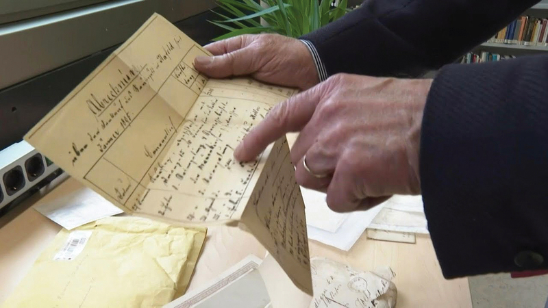 هتلر الأب الذي ولد عام 1837 وتوفي عام 1903 كتب الرسائل لصديقه جوزيف رادليغ.  أ ف ب