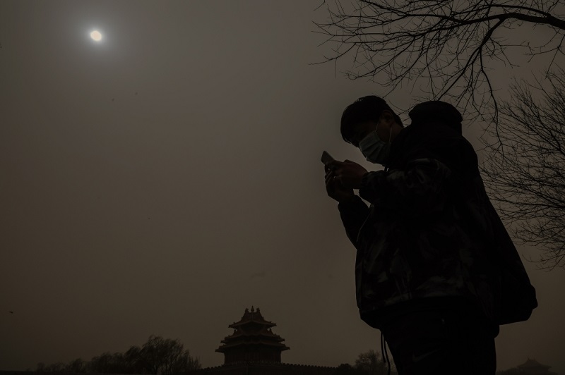 واضطرت مطارات بكين إلى إلغاء أكثر من 400 رحلة جوية.
د ب أ