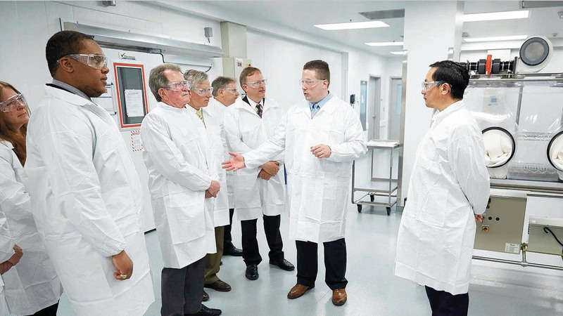 خفض الإنفاق على البحث العلمي من بين أسباب الإخفاق.  أرشيفية