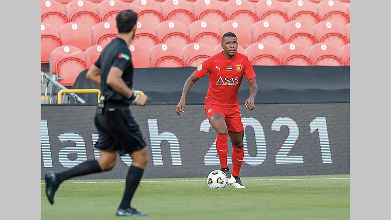 حساسية المباريات في القمة والقاع زادت الضغوط على «الصافرة» الموسم الجاري. من المصدر