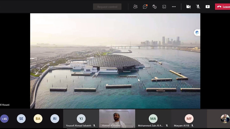 حمد الحوسني اصطحب المشاركين خلال الرحلة.	 من المصدر