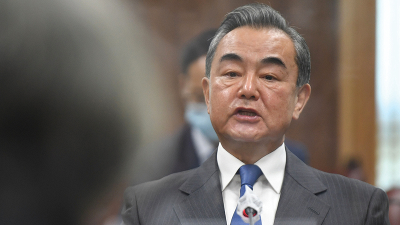 وزير الخارجية الصيني: يجب أن نصبح نحن وروسيا نموذجاً لبناء الثقة الاستراتيجية المشتركة. 		غيتي