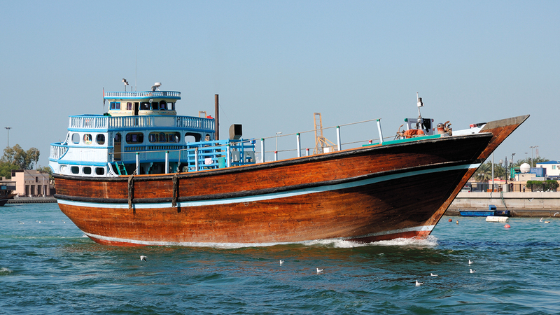 دبي تعدّ واحدة من أهم الوجهات التجارية العالمية والتاريخية للسفن الخشبية.  من المصدر