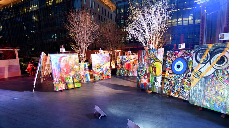 قرية البوابة في مركز دبي المالي العالمي تجمع العديد من المواهب والأشكال الفنية في إمارة دبي.  تصوير: مصطفى قاسمي