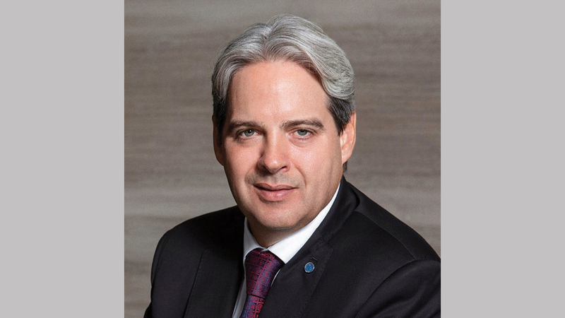 غاي هاتشينسون: «معظم الموظفين تلقوا جرعتَي اللقاح، ونتابع عن كثب التوجيهات الحكومية بخصوص الجائحة».