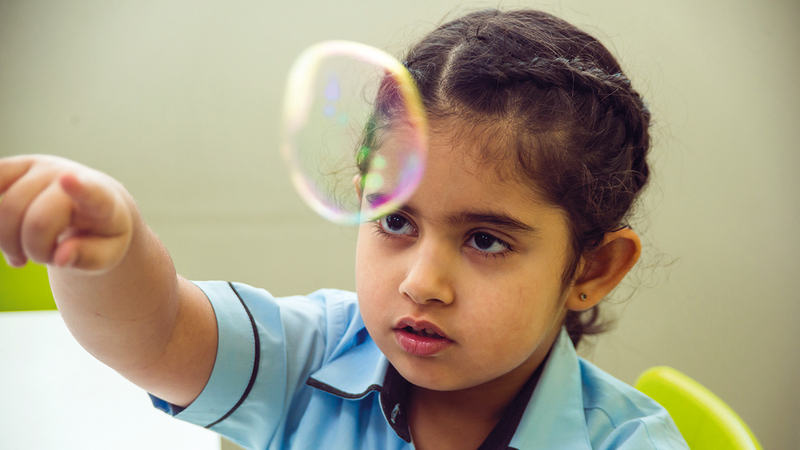 اضطراب طيف التوحّد يصاحب الطفل منذ الولادة ويمكن ملاحظة أعراضه مبكراً.    من المصدر