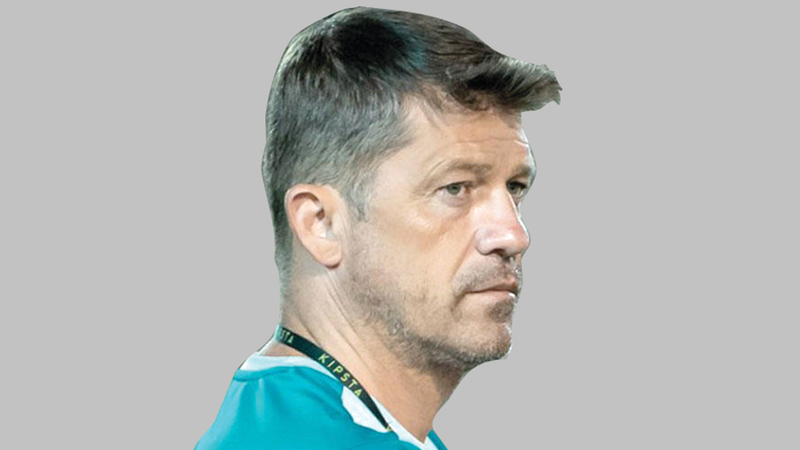 دانيل إيسيلا.  من المصدر