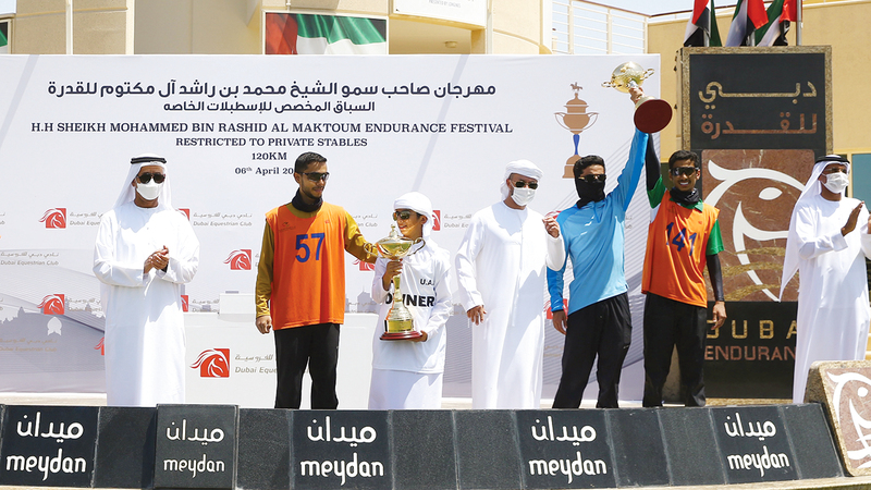 خلال تتويج الفائزين.  تصوير: أسامة أبوغانم