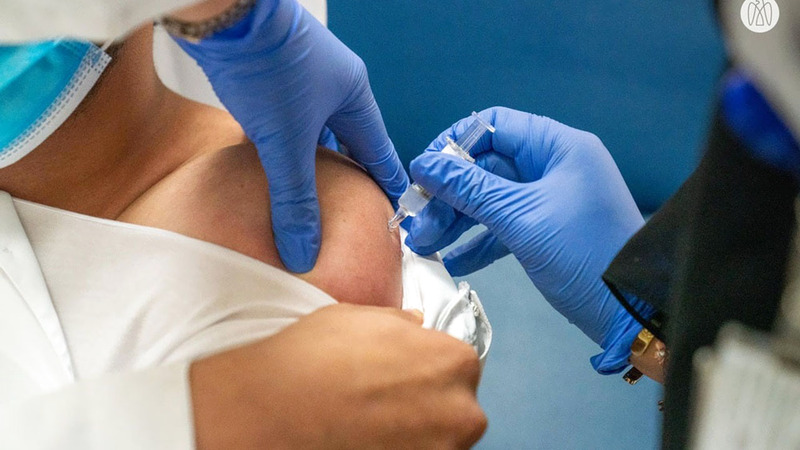 مواصلة حملة التطعيم خلال رمضان تسهم في المحافظة على حياة الناس.  أرشيفية