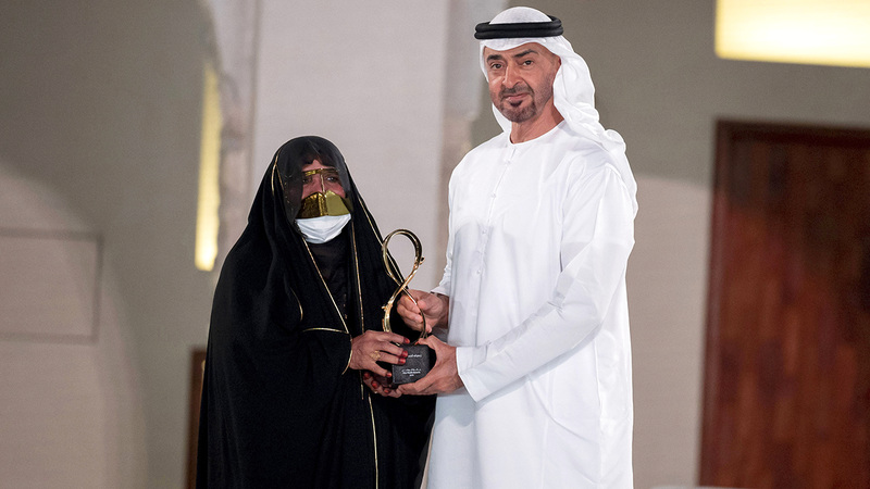 محمد بن زايد يكرم زعفرانة خميس. وام