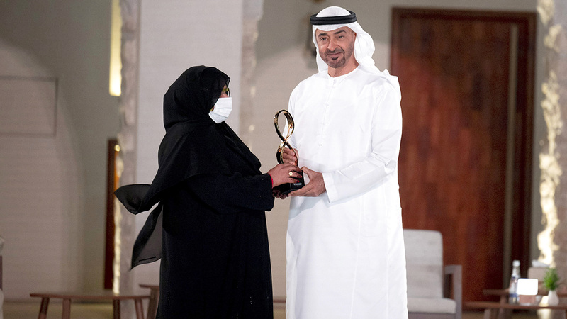 .. ويكرّم غبيشة الكتبي.  وام