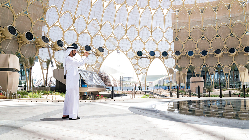 حمدان بن محمد قام بجولة تفقدية في موقع &laquo;إكسبو 2020 دبي&raquo;.  وام