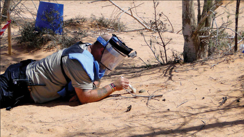 نزع الألغام في ليبيا يكلف أموالاً باهظة وخبرات فنية لا تقدر عليها الحكومة.  أرشيفية