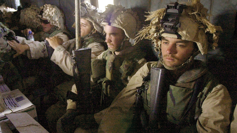 قوات مارينز محمولة جواً في قندهار.   رويترز