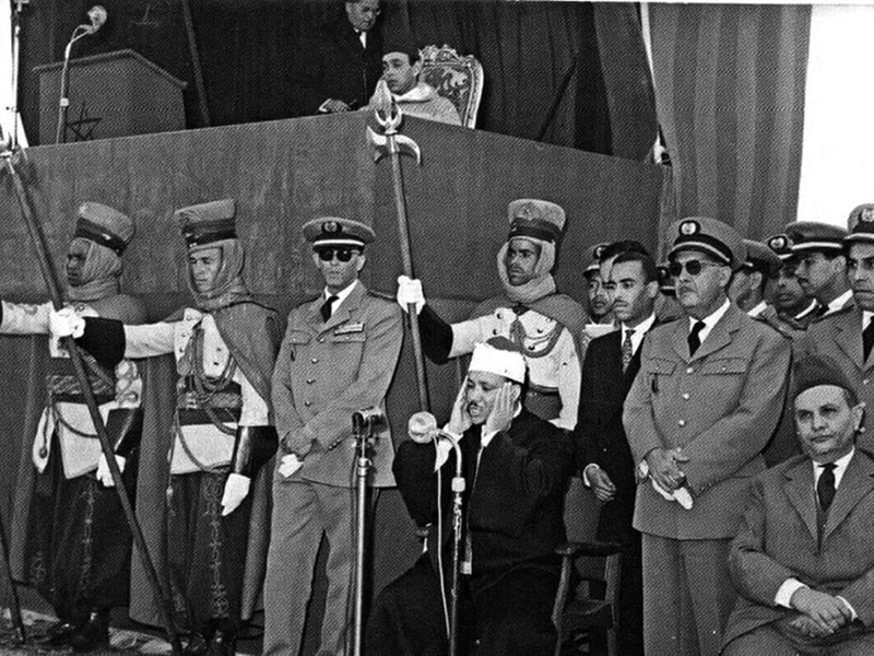 الشيخ عبدالباسط عبدالصمد يتلو القرآن في عزاء الملك محمد الخامس.   أرشيفية