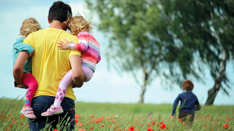 الخدمات الاجتماعية تحرم العائلات من أطفالها حفاظاً عليهم. 		  أرشيفية