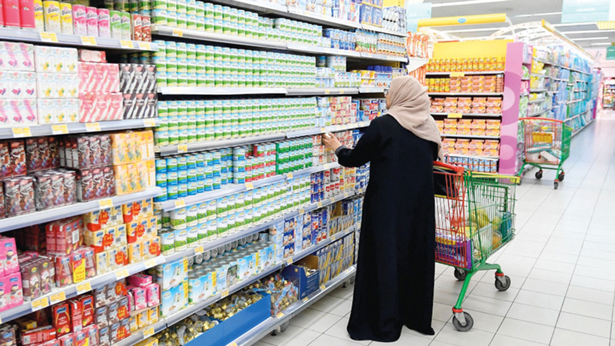 النيابة طالبت بعدم التزاحم في أي مكان.   أرشيفية