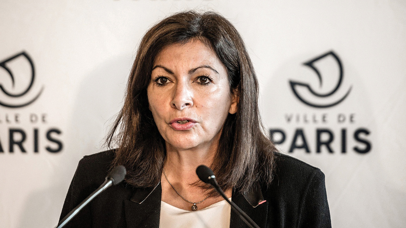 تشكل آن هيدالغو تهديداً خطيراً للرئيس، وتتوافق إجراءاتها الصارمة بشأن السيارات مع مطالب حزب الخضر، ما يعني أنها قد تتحد معهم، أو في النهاية تستقطب أصوات الديمقراطيين الاجتماعيين الذين دعموا الرئيس في عام 2017.