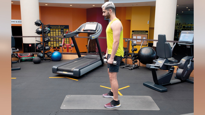 من التمارين الوظيفية التي تستخدم عضلات الجسم كلها.  تصوير: أحمد عرديتي